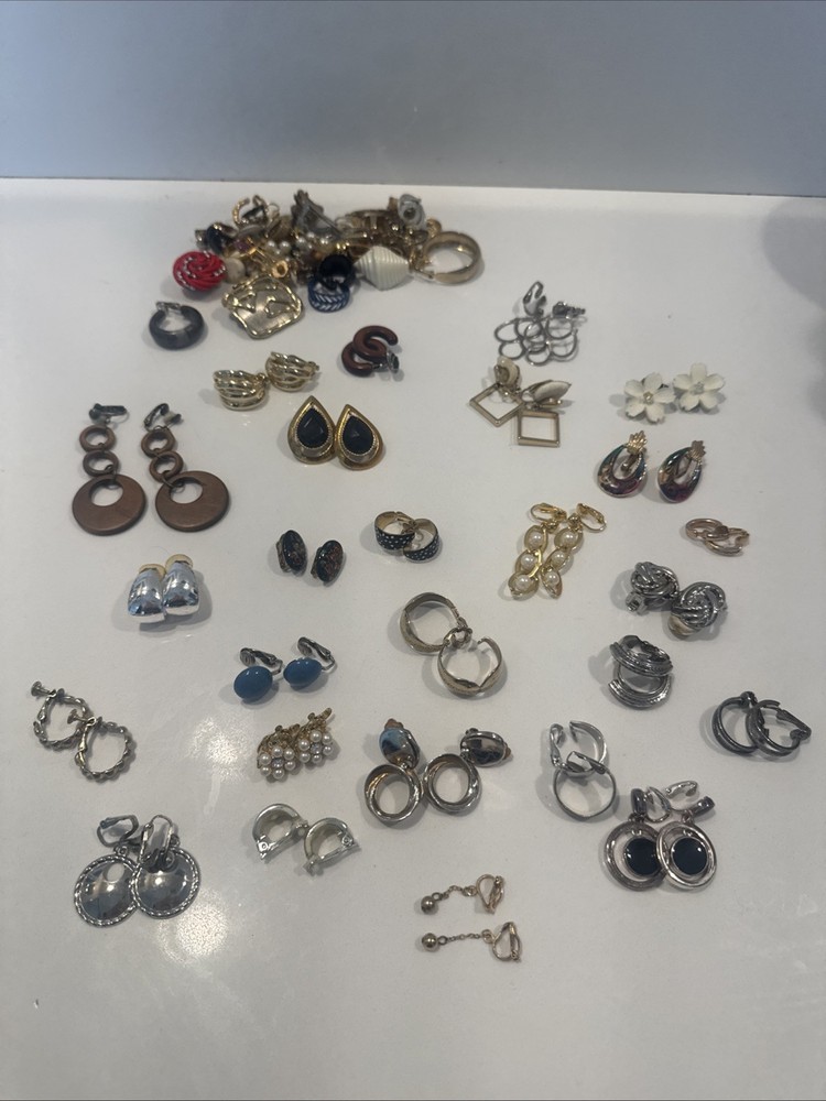 Vtg Earrings Lot Clip On Back 26 Pairs Nice Assortment And Multiple Singles