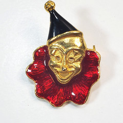 Gold Tone Metal Black Red Enamel Clown Jester Mime with Hat Brooch Pin
