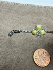 925 Sterling Silver Vintage Brooch Pin Swirl Carved Irish Peridot Clover BP10712