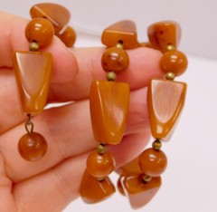 Vintage Bakelite Coil Wire Wrap Golden Brown Bead Bracelet