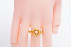 Vintage Avon Ring Gold Tone Faux Pearl Size 6 To 8 Adjustable