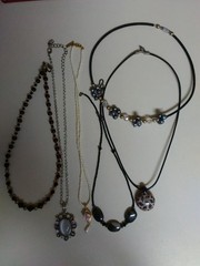 LOT OF 20 VINTAGE COSTUME NECKLACES