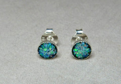 VINTAGE AUSTRALIAN OPALS SET IN STERLING SILVER PIERCED STUD EARRINGS 4111