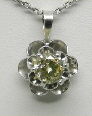 Vintage 14K White Gold 0.40 Ct Very Light Yellow Diamond Buttercup Pendant