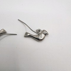Women’s Silver Toned TRIFARI Earrings Dangle Bird Dove Sparrow Pigeon Vintage