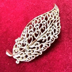 Vintage Big, Dramatic Filigree pin. Pin size-3″ x 1 1/4″. Good for any Occasion!
