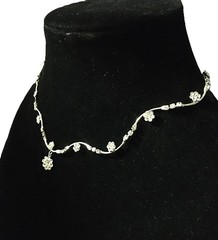 Dainty Rhinestone Flower And Vine Bar Link Necklace Silver Tone Vintage