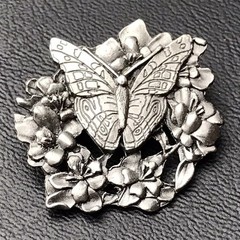 BIRDS & BLOOMS 1998 Butterfly In Flowers LIMITED Edition Brooch Pin Pewter