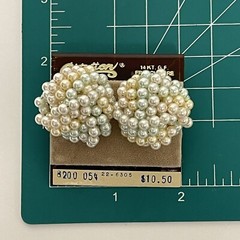 Vintage 1980s Pierced Pearl Earrings 1″ Dome – Very Light Pastel colored pearls