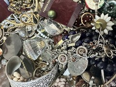 Vintage To Now Junk Drawer Jewelry Lot Unsearched Untested 15 Pounds – AM1