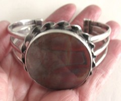 UNISEX HEAVY WIDE NAVAJO STERLING CUFF BRACELET w PETRIFIED WOOD, 51GR, 7 INCHES