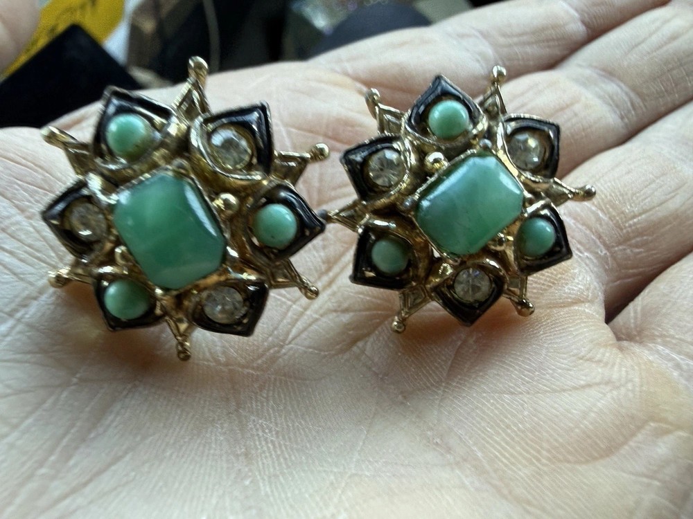 Vintage Signed Coro Green Faux Jade Turquoise Starburst Screw Back Earrings