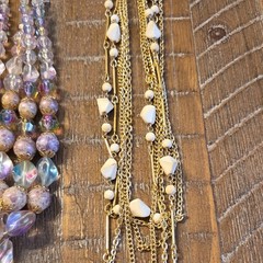 Mixed Lot Women’s Fashion 3 Necklaces Gold Tone Chains Purple Clear White Beads