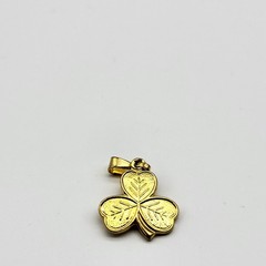 Fun Vintage Pendant charm gold plated lucky clover shamrock