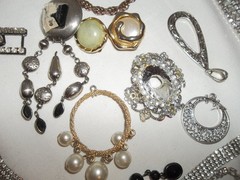 Vintage 1 lb Rhinestone Earrings Necklaces Brooch/pins Jewelry LOT Repair craft
