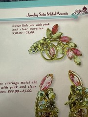 Juliana D&E BOOK PIECE Brooch Pin Orange Rhinestone Gold Tone Wire Ref 4263 2.5”