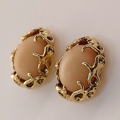 Vintage 14k Coral Stud Earrings. 1/2″x5/8″/ Weight 6.4 Grams. 10x 12 mm Coral.