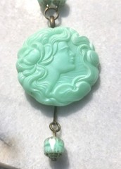 VINTAGE ART NOUVEAU LADY CAMEO URANIUM PENDANT GLASS BEAD NECKLACE SET OOAK GLOW