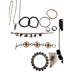 19pc Assorted Women’s Fashion Costume Jewelry As Pictured