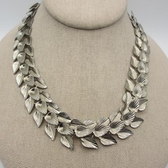 Vintage Ribbed Leaf Necklace Silver Tone Choker 16 Inch