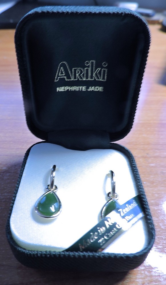 Antique NIB Ariki Nephrite Jade Earrings – Never Been Taken Out of Box -58 Yrs