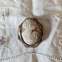 Vintage 1/20 10K GF hand carved shell cameo w/wire frame marked See Photos