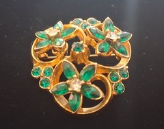 Rare Vintage Green Gold Tone Brooch Lapel Pin~Old Retro Estate Jewelry~1.25″