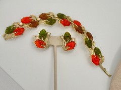 mid century jelly lucite goldtone leaves bracelet earring set orange green & ab