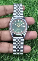 Vintage Seiko 5 Automatic Men steel Day Date 17 jewel Refurbished Japanese wrist