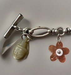 Vintage Lucky Brand Chain w/Charms Flower/Butterfly/Leaf/Asian Diety 6.76” L1
