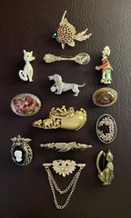 Vintage – Modern Rhinestone Mixed Material Dog Cat Cameo Fish Brooch Pin Lot