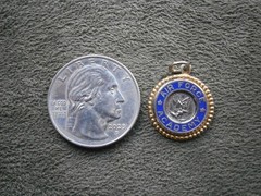 United States Air Force Vintage Goldtone Enamel Bracelet Charm Pendant 2.7g