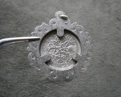 Queen Elizabeth II Vtg Shiny Sixpence Coin in Ornate Silvertone Mount 6.3g