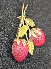 Vintage Austria Strawberry Brooch Frosted Red Glass Fruit Rhinestone Pin