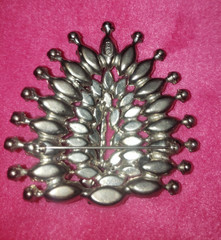 Beautiful Vintage Large Weiss White Rhinestone Brooch. Gorgeous LOOK!