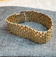 Vtg Gold Toned Link Bracelet Made in Hong Kong 7.5″L