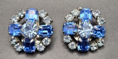 Vtg Unmarked Blue Rhinestone Clip On Earrings Emerald Cut Round Domed SilverTone