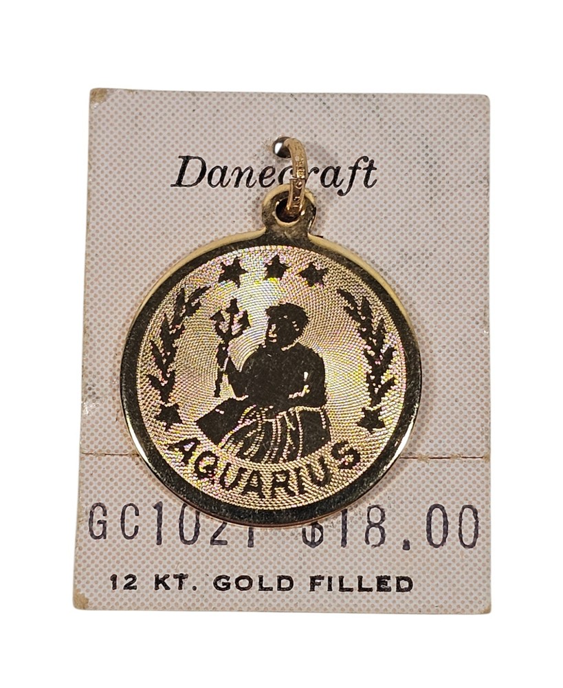 VTG Danecraft 12kt Gold filled Aquarius Zodiac Charm Pendant on Card