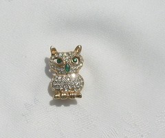 Vintage Crystal Rhinestone Owl Brooch Pin Gold Tone Metal ROMAN Emerald Eyes