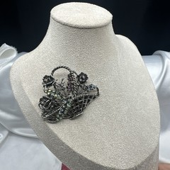 Vtg Thelma Deutsch Basket full of flowers brooch. See pics.