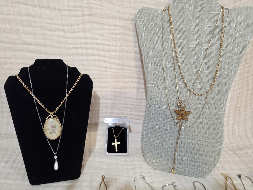 Vintage Mixed Metal Necklace Lot Mesh Flower Pendant Lariat Necklace Bolo