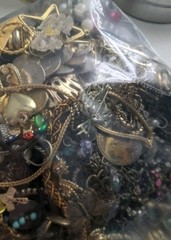 1 Pound Jewelry Costume Vintage Mix LBS necklaces bracelets pins rings etc lbs