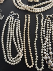 Huge-estate-jewelry-Lot-Faux Pearl- Costume Jewelry Lot B 32 Pieces