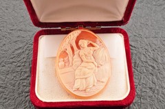 Vintage shape shell cameo, “Woman Sitting on a Terrace” (52.5ct), sign by artist