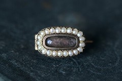 TINY ANTIQUE GEORGIAN ENGLISH 9K GOLD LOCKET PEARL MOURNING BROOCH PIN c1815