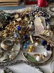 Lot Of Vintage Jewelry 50 ++ Pieces. Reseller Lot Some Signed. Not Tested.