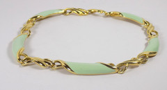 Vintage Chunky Choker Necklace Green Enamel Gold-tone Chain Hook Clasp Statement