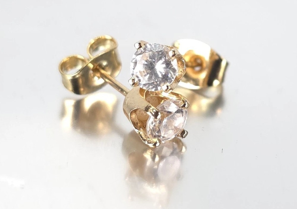 Vintage Estate 14K Solid Yellow Gold 0.5ct Cubic Zirconia Stud Earrings 4mm