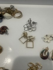 Vtg Earrings Lot Clip On Back 26 Pairs Nice Assortment And Multiple Singles