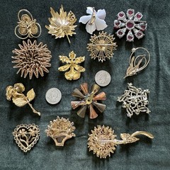14 Vintage Flower Brooch Lot W/ Enameled Moonglow Sunflower Orchid Lisner Pavé